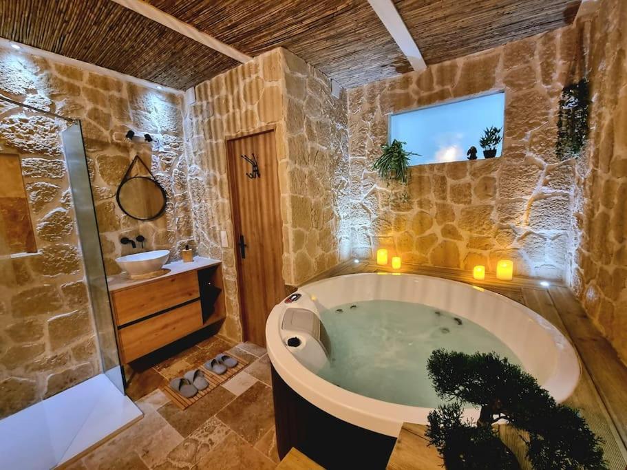 Les Spas De La Mer, Suite & Spa, Love Room, Plein Coeur Du Grau Le Grau-du-Roi Exterior photo